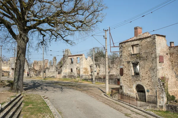 Oradour sur Glane yıkık sokak. Bu köyde 642 sakinlerinin bir Alman Waffen - Ss şirket İkinci Dünya Savaşı'nda tarafından katledildi