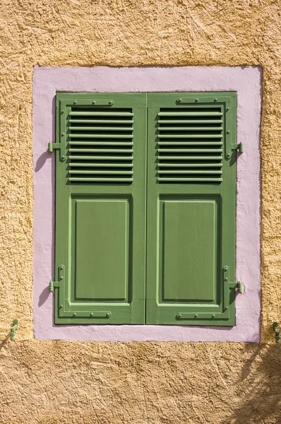 Closed green window — Stock Photo, Image