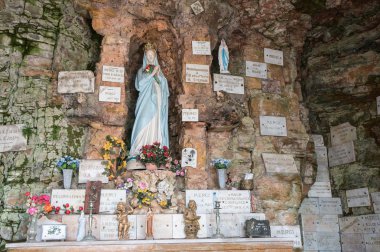 Notre Dame de la Motte heykeli