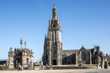 Bucak muhafazaları ile mavi gökyüzü temizleyin