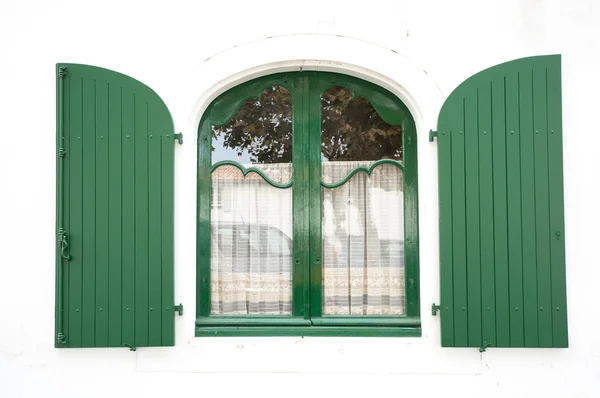 Green wooden window — Stock Photo, Image
