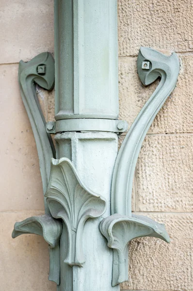 Dettaglio tubo di scarico in stile Liberty — Foto Stock