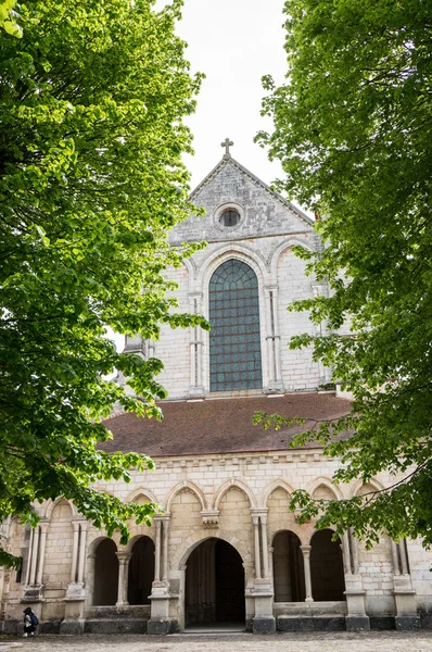 Pontigny의 대 수도원의 앞 — 스톡 사진