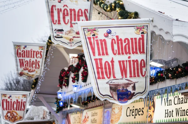 Spuntini nei tradizionali mercatini di Natale — Foto Stock
