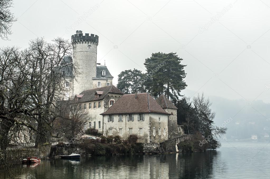 Castle Ruphy, on the lake shore