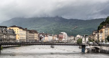 Isere Nehri Köprüsü