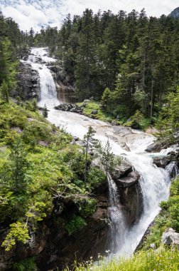 Vignemale Zirvesi Pyrenees dereye