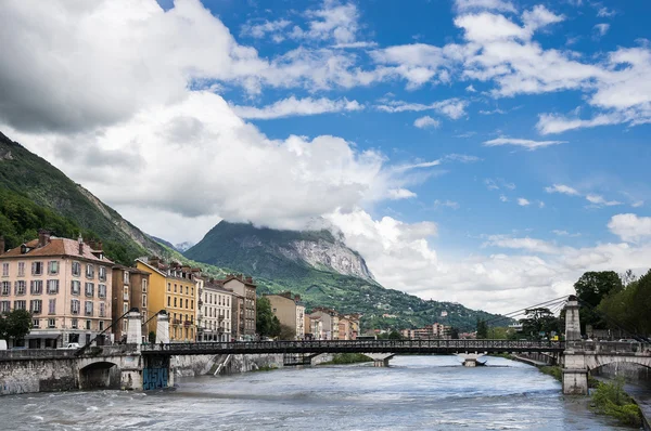 Ponte através do rio Isere — Fotografia de Stock