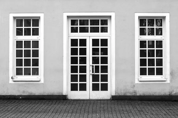 Tür und Fenster in Köln — Stockfoto