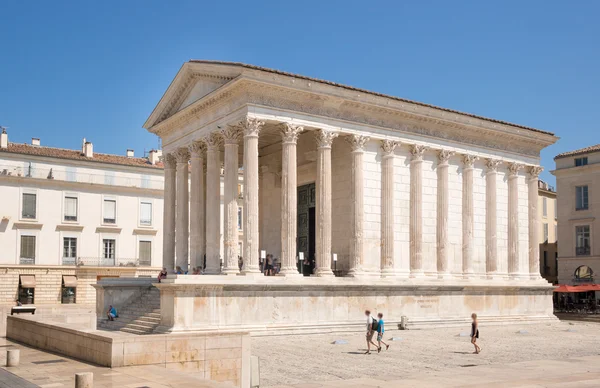 Romeinse tempel maison carree — Stockfoto