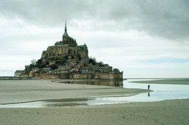 Mont Saint-Michel Adası