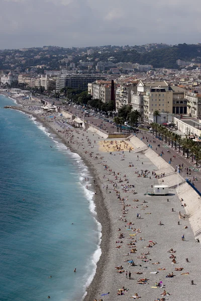 Mooi strand met mensen — Stockfoto