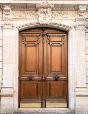 Eski kahverengi ahşap kapı