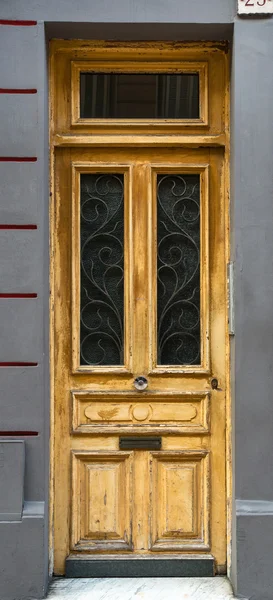 Porta marrom velha — Fotografia de Stock