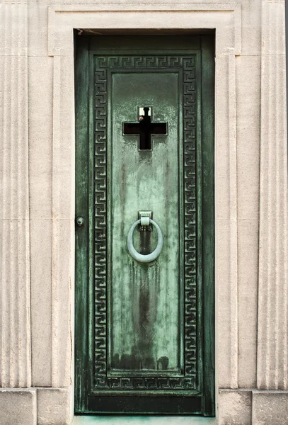 老绿色青铜门 — 图库照片