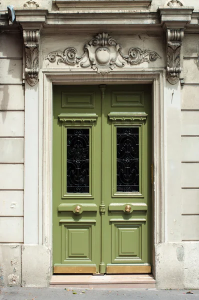 Vecchia porta di legno verde — Foto Stock