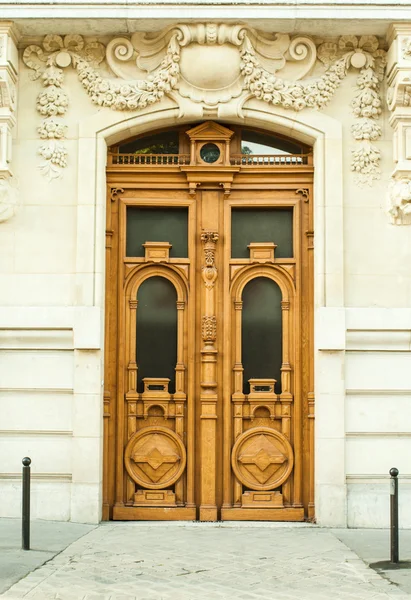 Vecchia porta di legno giallo — Foto Stock