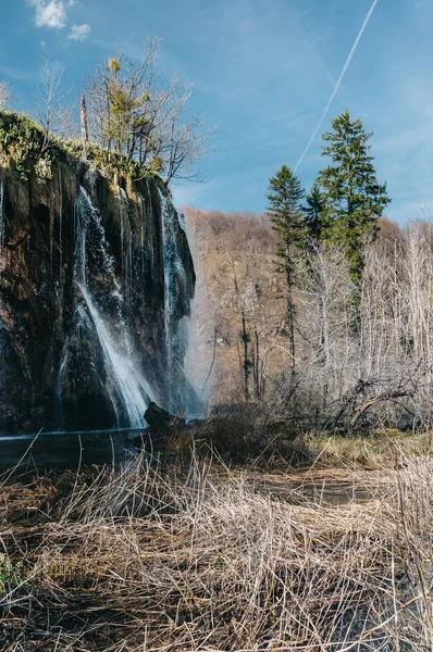 Pittoresk utsikt över vattenfall — Stockfoto