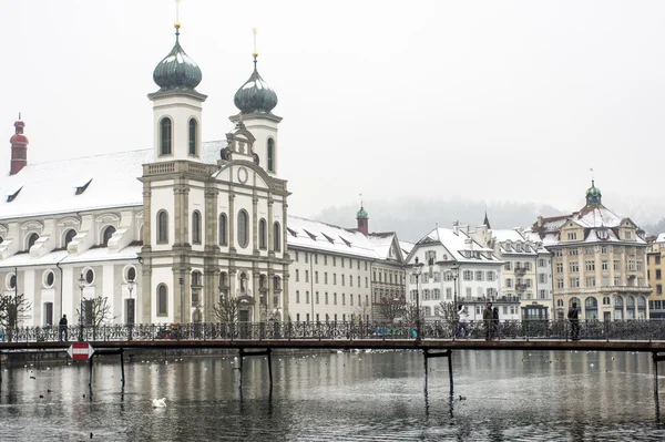 Lucerne Cizvit Kilisesi