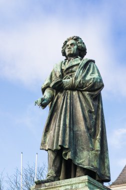  Beethoven anıt Bonn