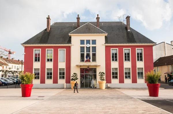 Old red building in Vesoul — Stock Photo, Image