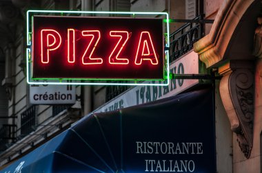 Pizzacı işareti Paris