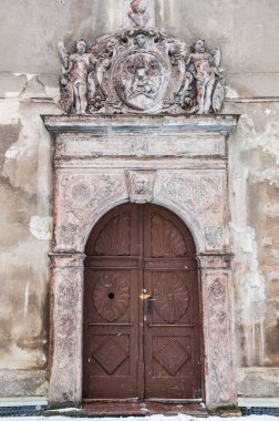 Ortaçağ ahşap kapı