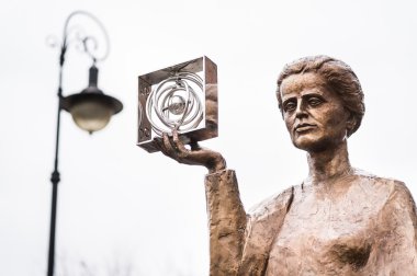 Heykel Marie Sklodowska-Curie