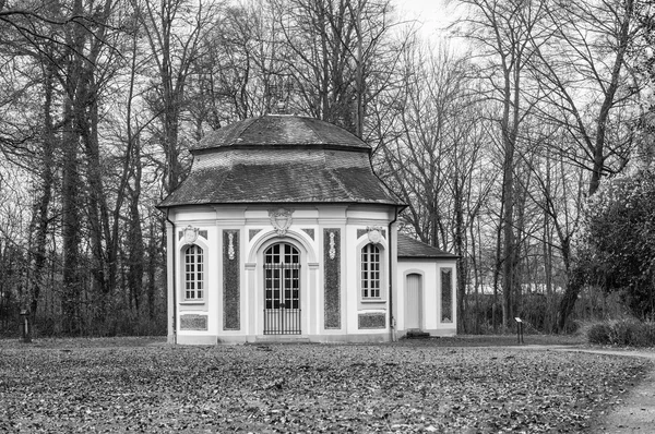 Jagdschloss Falkenlust i Bruhl — Stockfoto