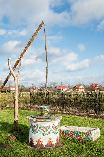  Над колодцем
 