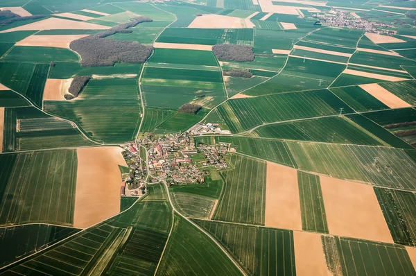 Vista aérea de uma aldeia francesa Fotos De Bancos De Imagens Sem Royalties