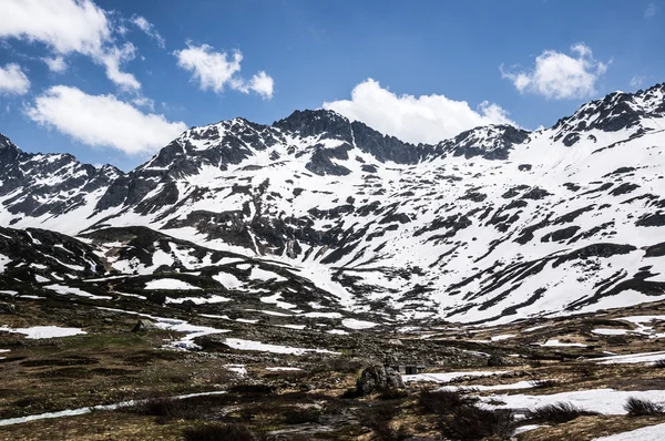 Pintorescas montañas nevadas — Foto de Stock