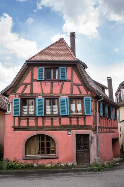 Maison à ossature de bois typique — Photo