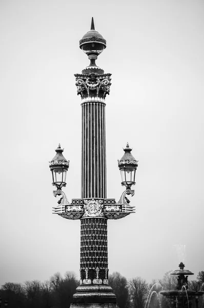 Lampy uliczne na rynek Concorde — Zdjęcie stockowe