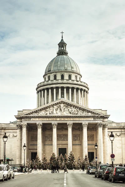 Ünlü Pantheon Binası