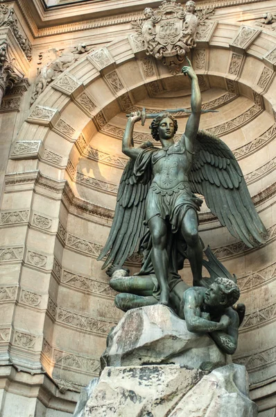 Saint michael standbeeld — Stockfoto