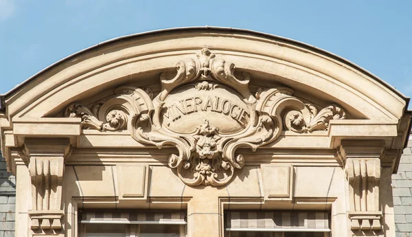 Binanın üst disiplin işareti