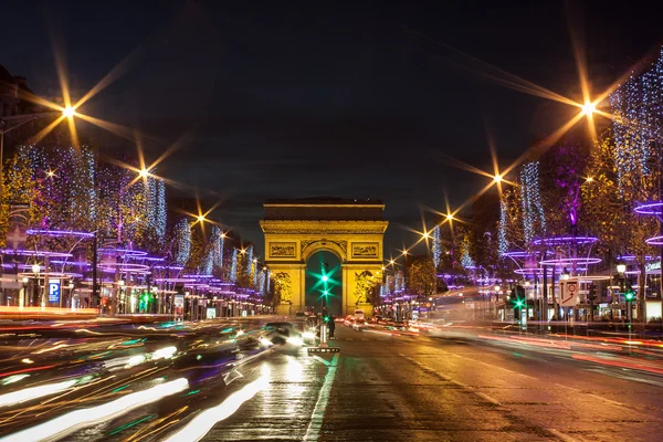 Malam lalu lintas di Champs-Elysees — Stok Foto