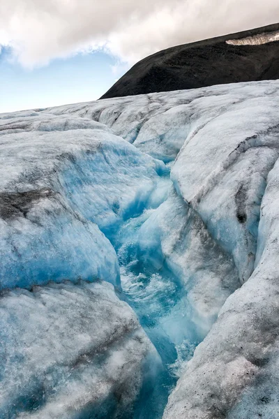 Glaciar Serp-i-Molot en una bahía Oso en Novaya Zemlya — Foto de Stock