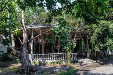 Sohum Abhazya'nın başkenti atılmış binada