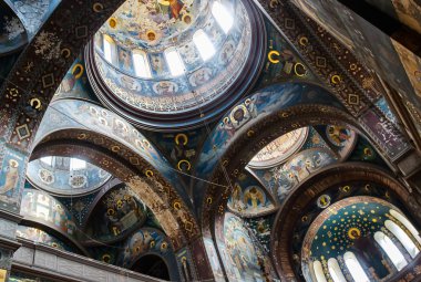 Dahili olarak bir yeni Athos manastır Panteleimonovsky katedralde mobilya