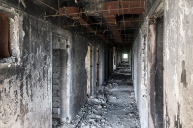 Eski bina Sukhumi Abhazya Parlamentosu harap