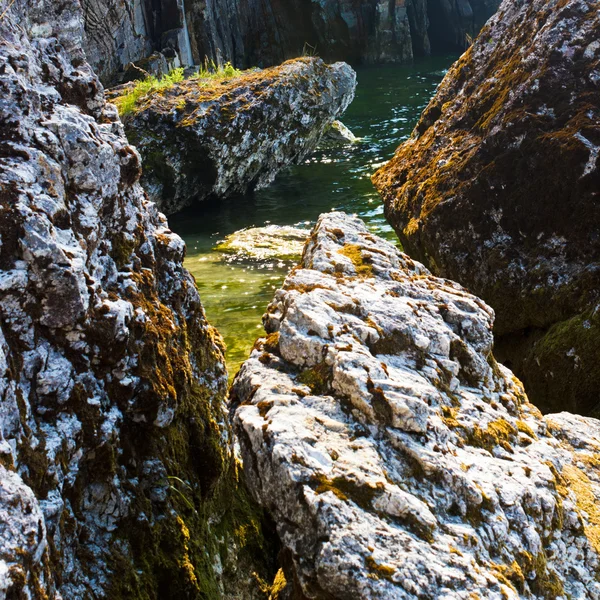 Steine am Ufer des Baikalsees — Stockfoto