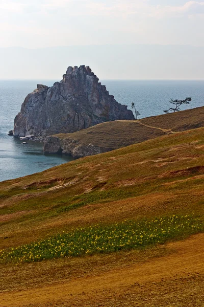 Rock Samanka en la isla Olkhon — Foto de Stock