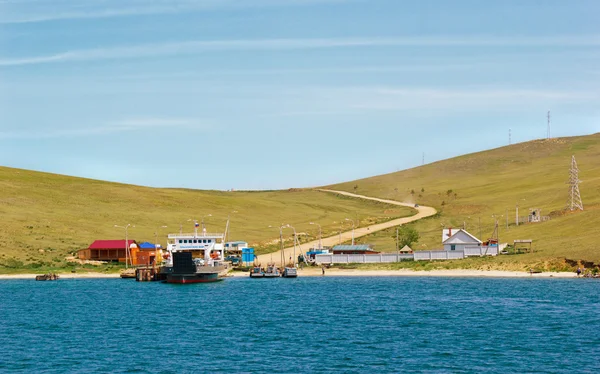 Ferry sur l'île d'Olkhon — Photo