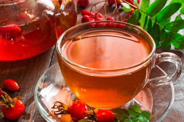 kuşburnu çayı fincan. vitamin içeceği