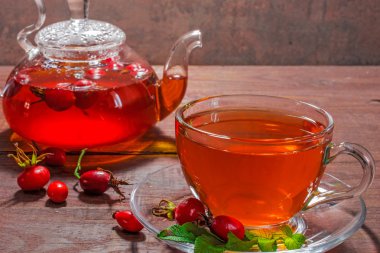 kuşburnu çayı fincan. vitamin içeceği