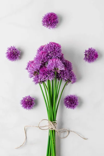 Ramo Flores Alium Púrpura Sobre Fondo Blanco Vista Superior Acostado — Foto de Stock