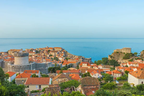 Vista Aérea Del Casco Antiguo Dubrovnik Croacia Con Tejados Murallas —  Fotos de Stock