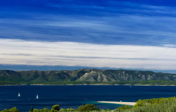 Χρυσή Ακρωτήριο - αρουραίος Zlatni στο νησί Brac, Κροατία μεγάλη γωνία προβολής — Φωτογραφία Αρχείου
